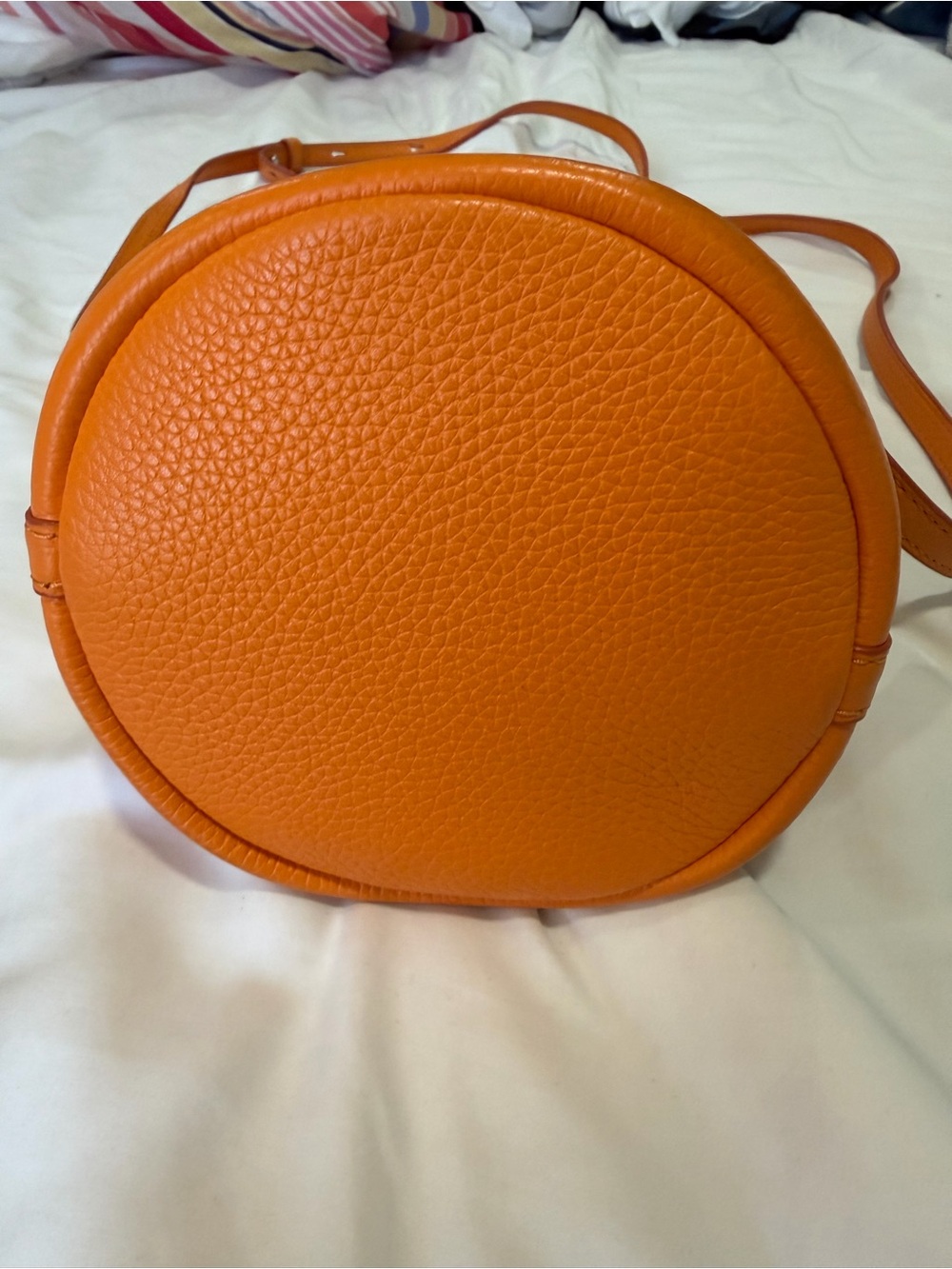 Marc Jacobs grained calfskin The bucket bag mini - Picture 2 of 8